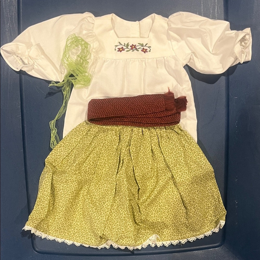 Josefina Harvest Outfit - Picture 2 of 8